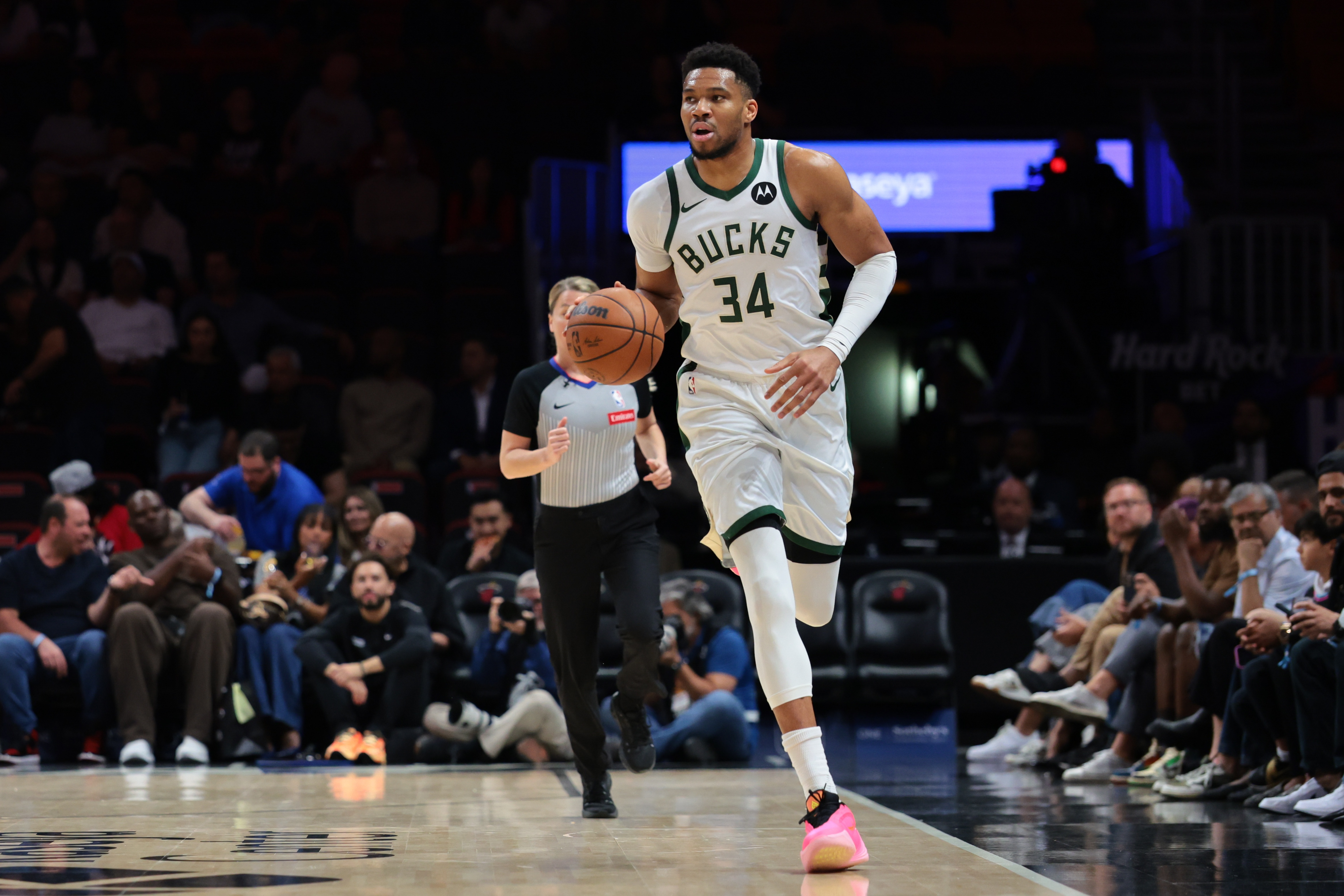 b体育-德隆：希望字母哥能来爵士 我们可是有很多的选秀权